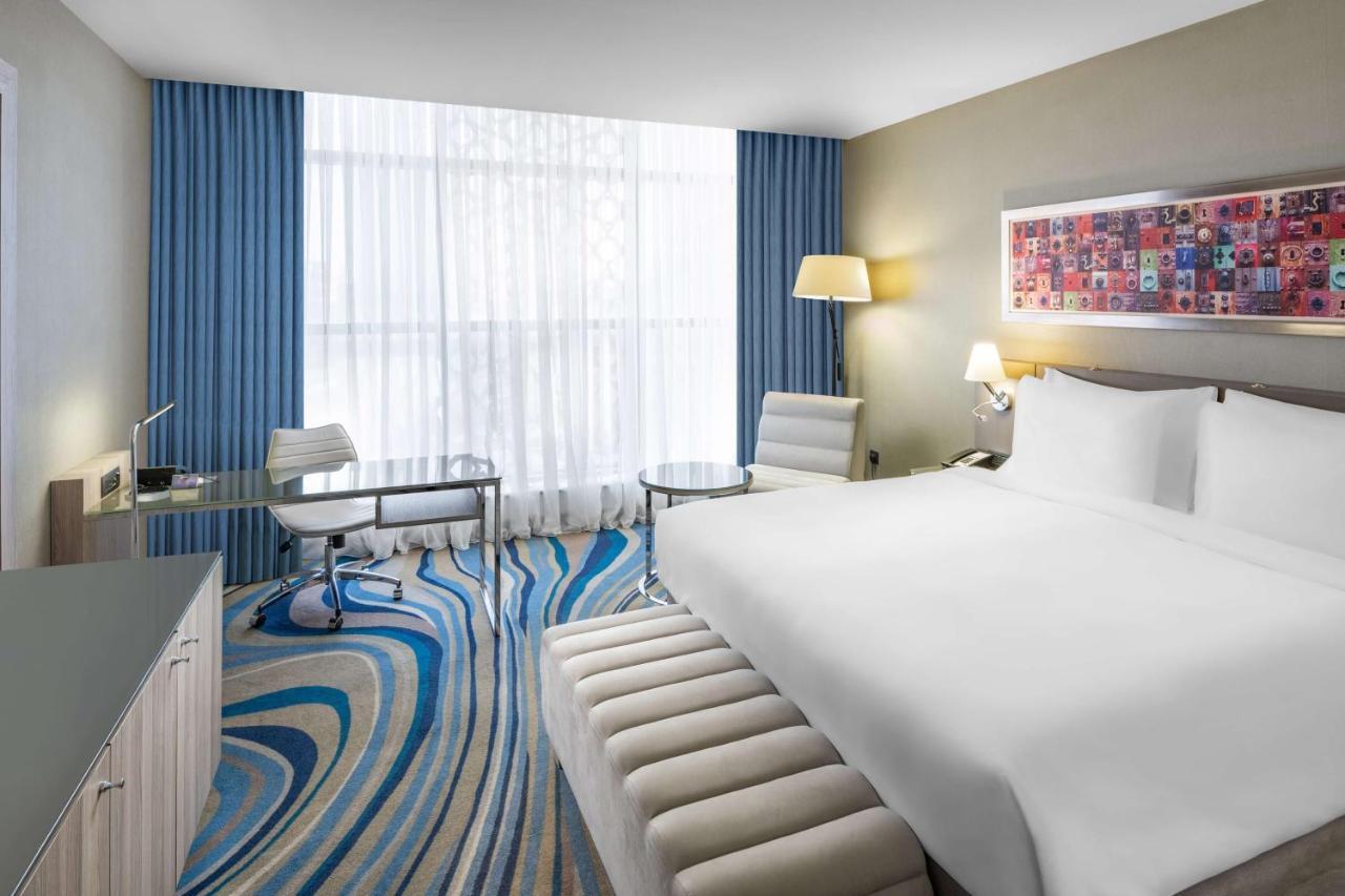 Radisson Blu Hotel, Jeddah Corniche Экстерьер фото A room at the hotel