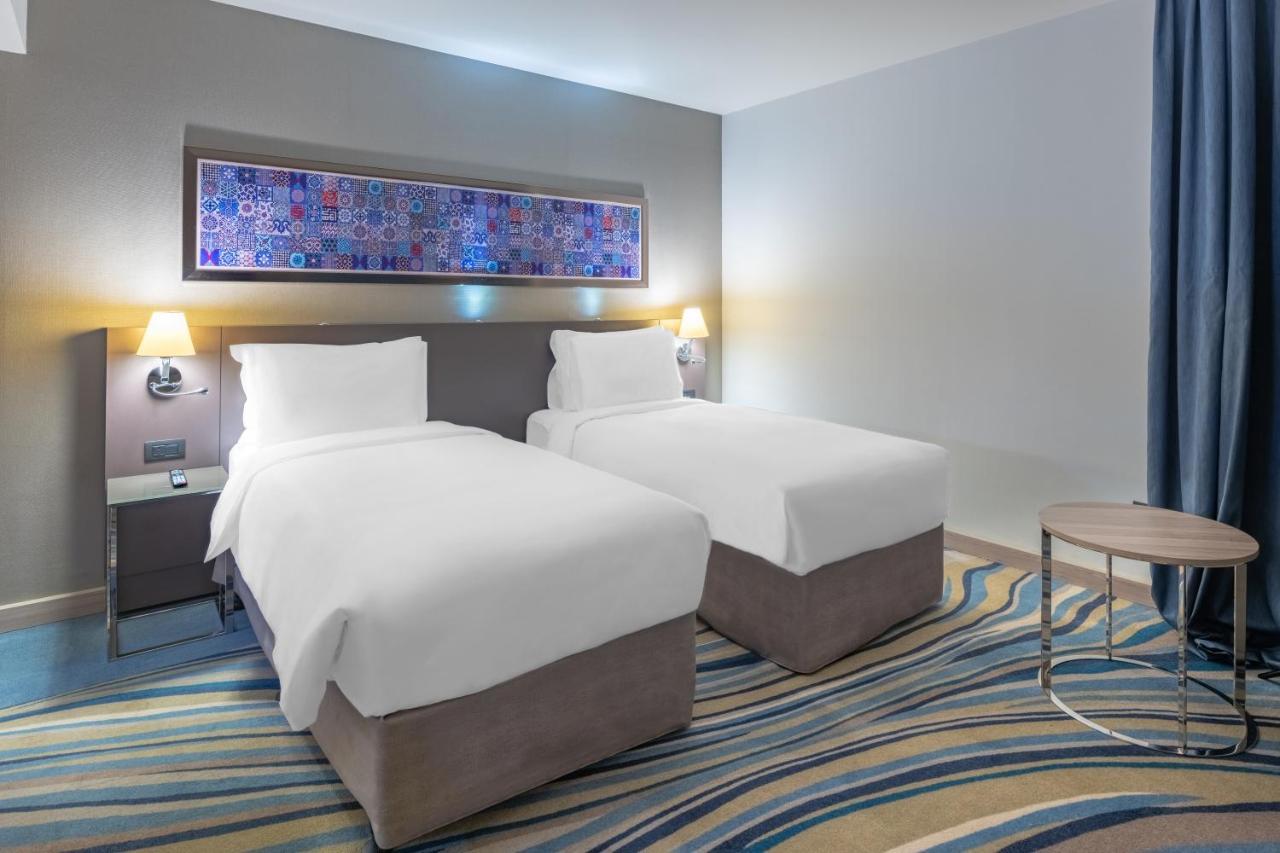 Radisson Blu Hotel, Jeddah Corniche Экстерьер фото A room at the hotel
